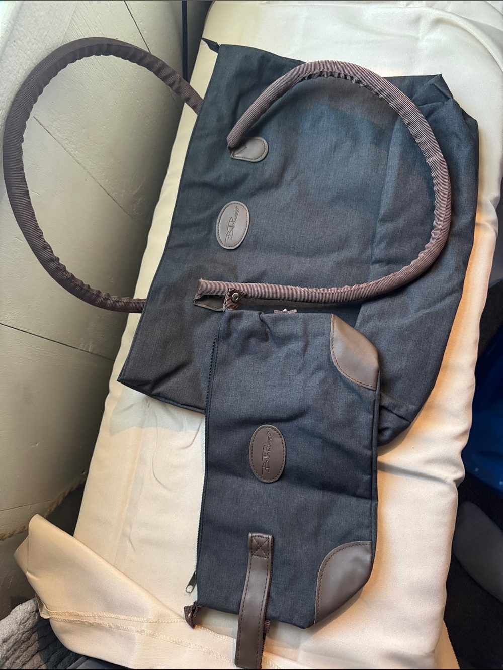 NWOT Bella Russo Travel Tote Bag & Toiletry Case Set Charcoal Grey Brown